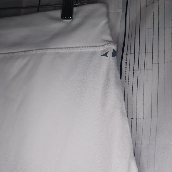 Grand Slam performance tennis skirt with shorts. - Picture 7 of 11